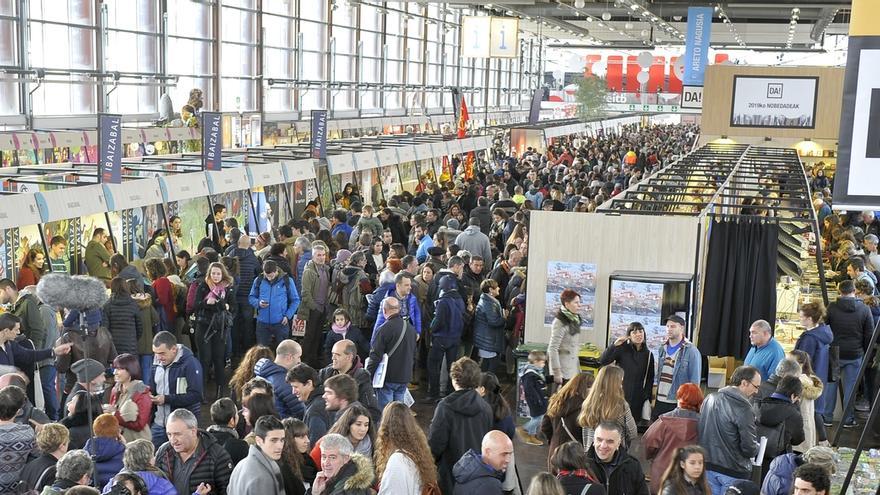 Más servicio de Euskotren para llegar a la Azoka de Durango