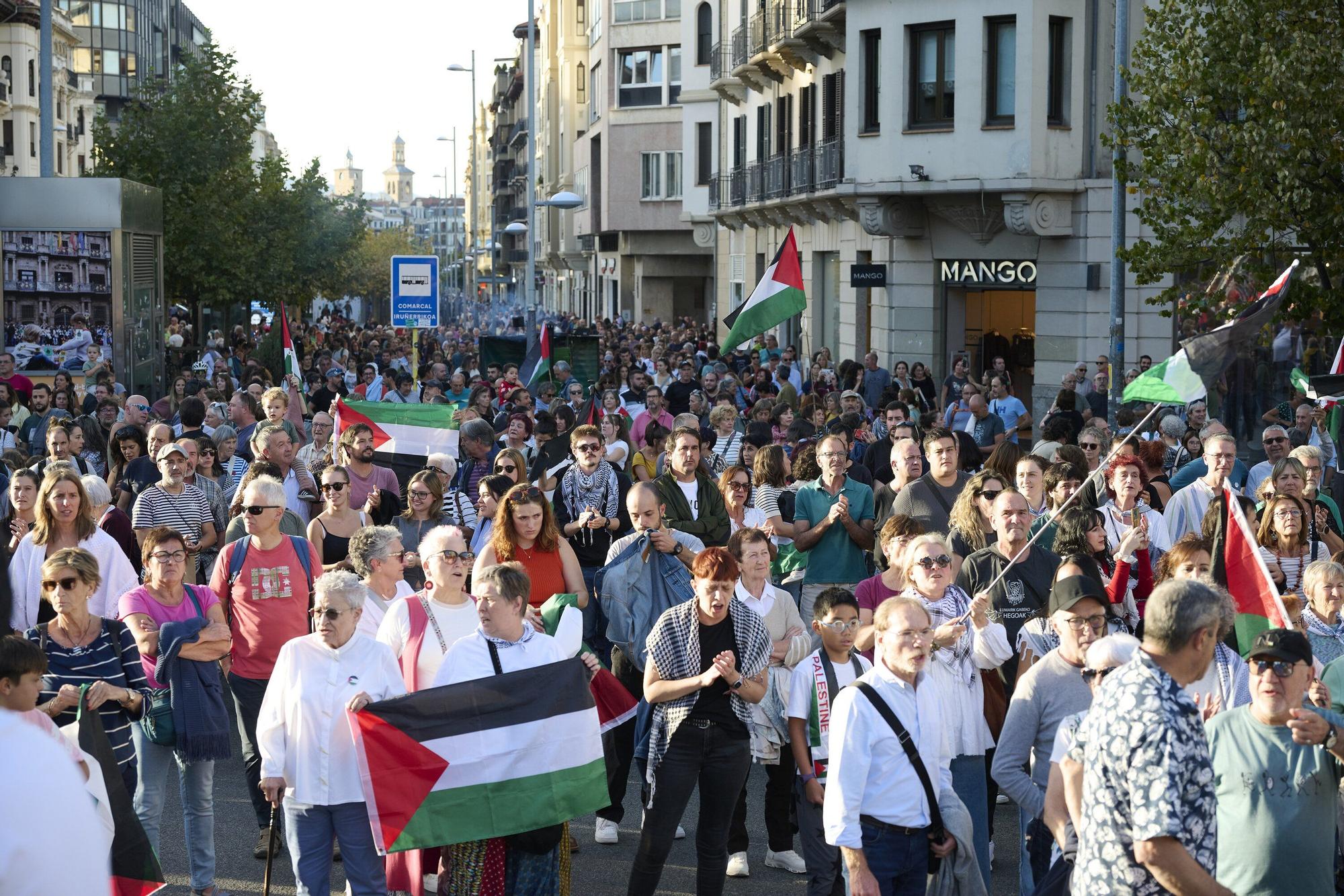 Concentración en Pamplona contra la detención de la flotilla humanitaria a Palestina