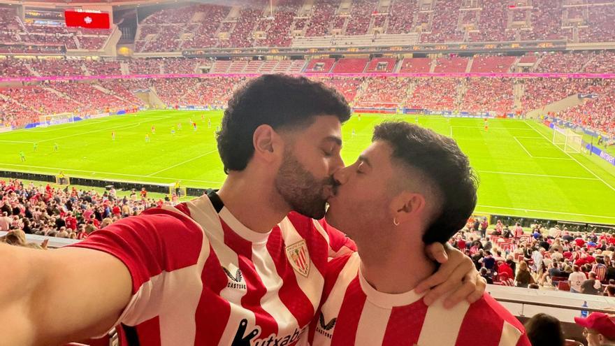 Besos contra la homofobia