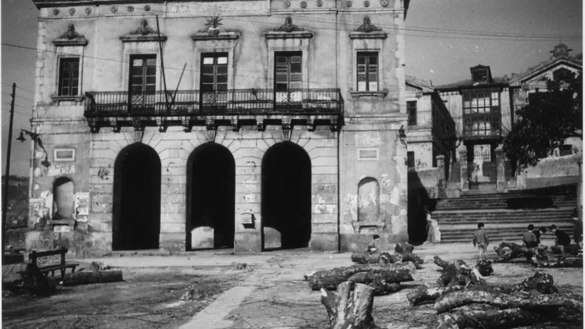 Una imagen de la vieja Casa de la República de Begoña anterior a su demolición.