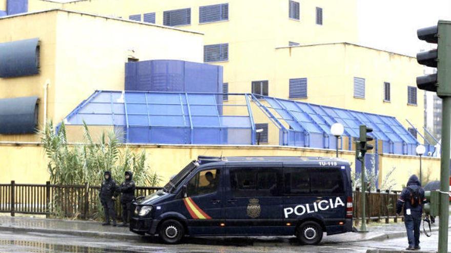 Detenidos 5 de los 13 inmigrantes fugados del Centro de Extranjeros de Aluche