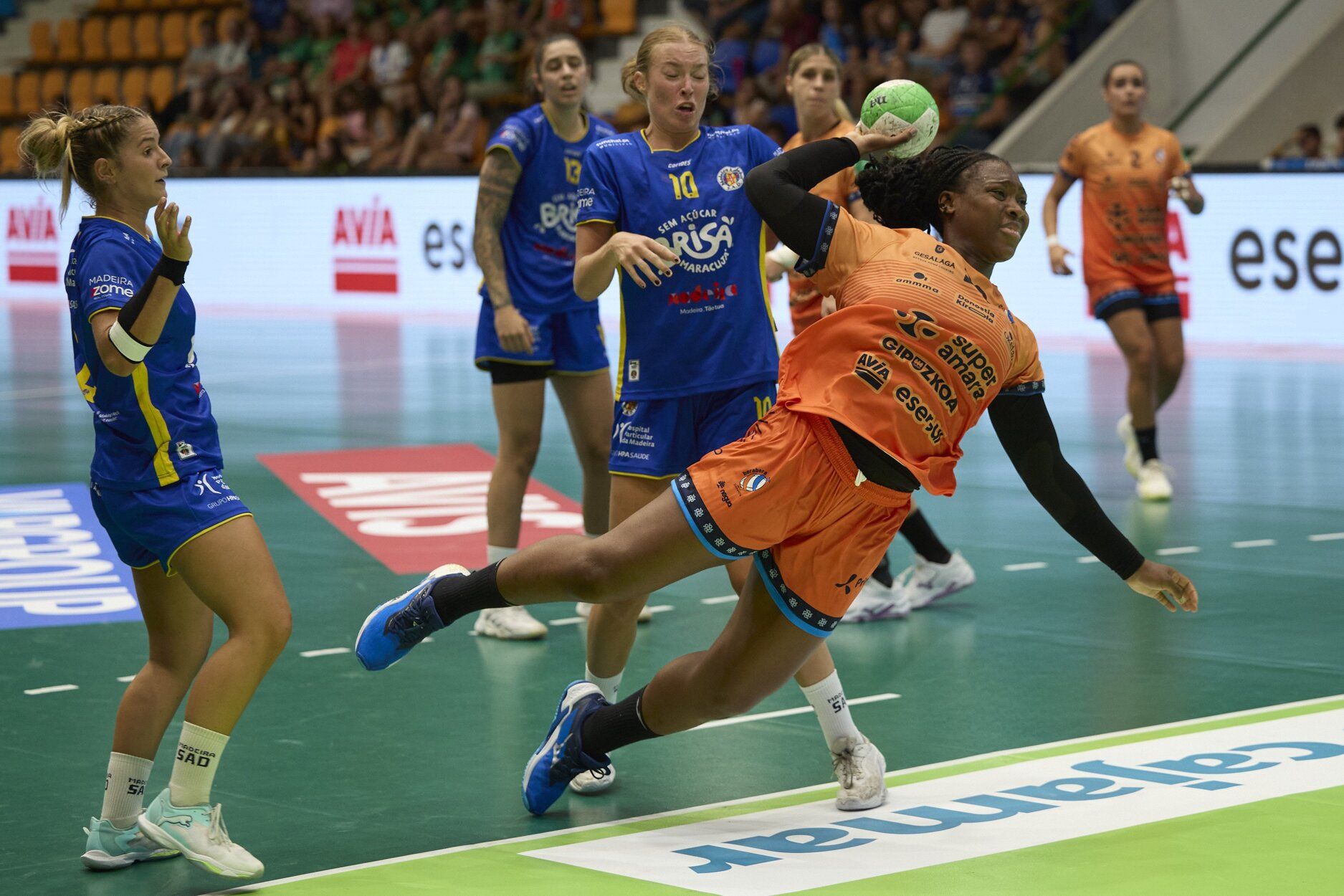 Fotos de las semifinales de la Supercopa Ibérica de balonmano en Anaitasuna