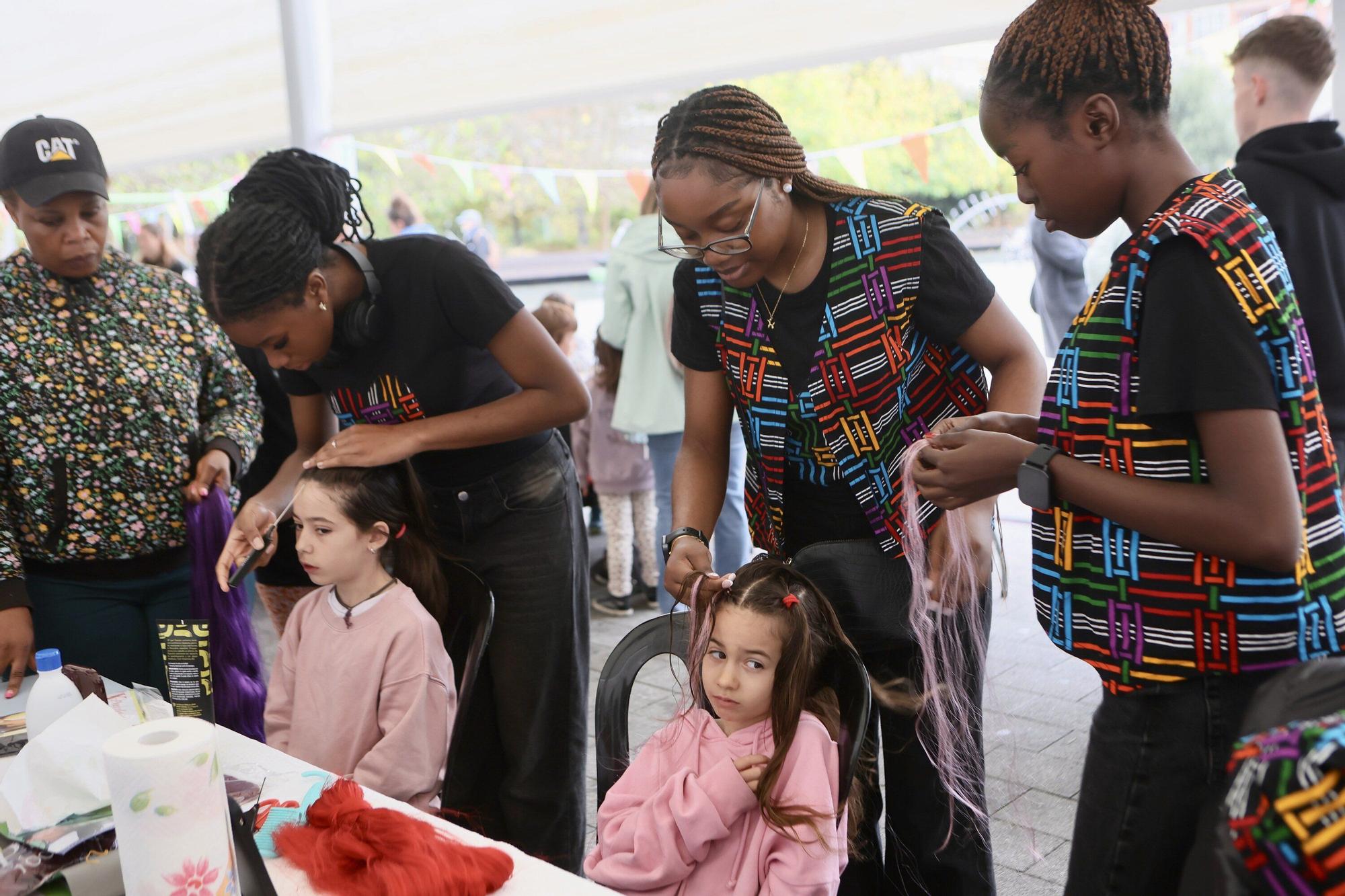 En imágenes: Encuentro intercultural en la plaza Santa Bárbara