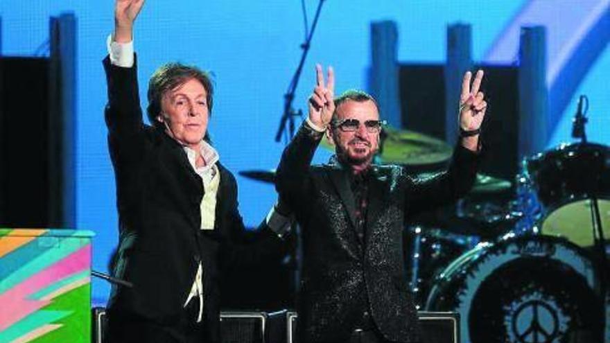 McCartney recuerda el &quot;shock&quot; que sufrió por el asesinato de Lennon