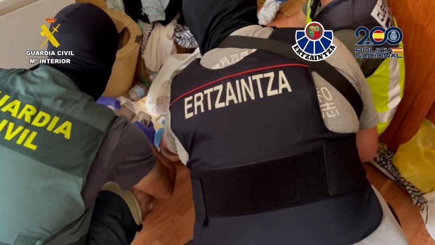 Diez detenidos, nueve en Bizkaia, por traficar con grandes cantidades de droga