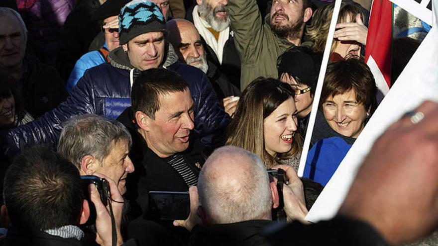 Arnaldo Otegi abandonado la prisión de Logroño después de seis años y medio encarcelado. EFE