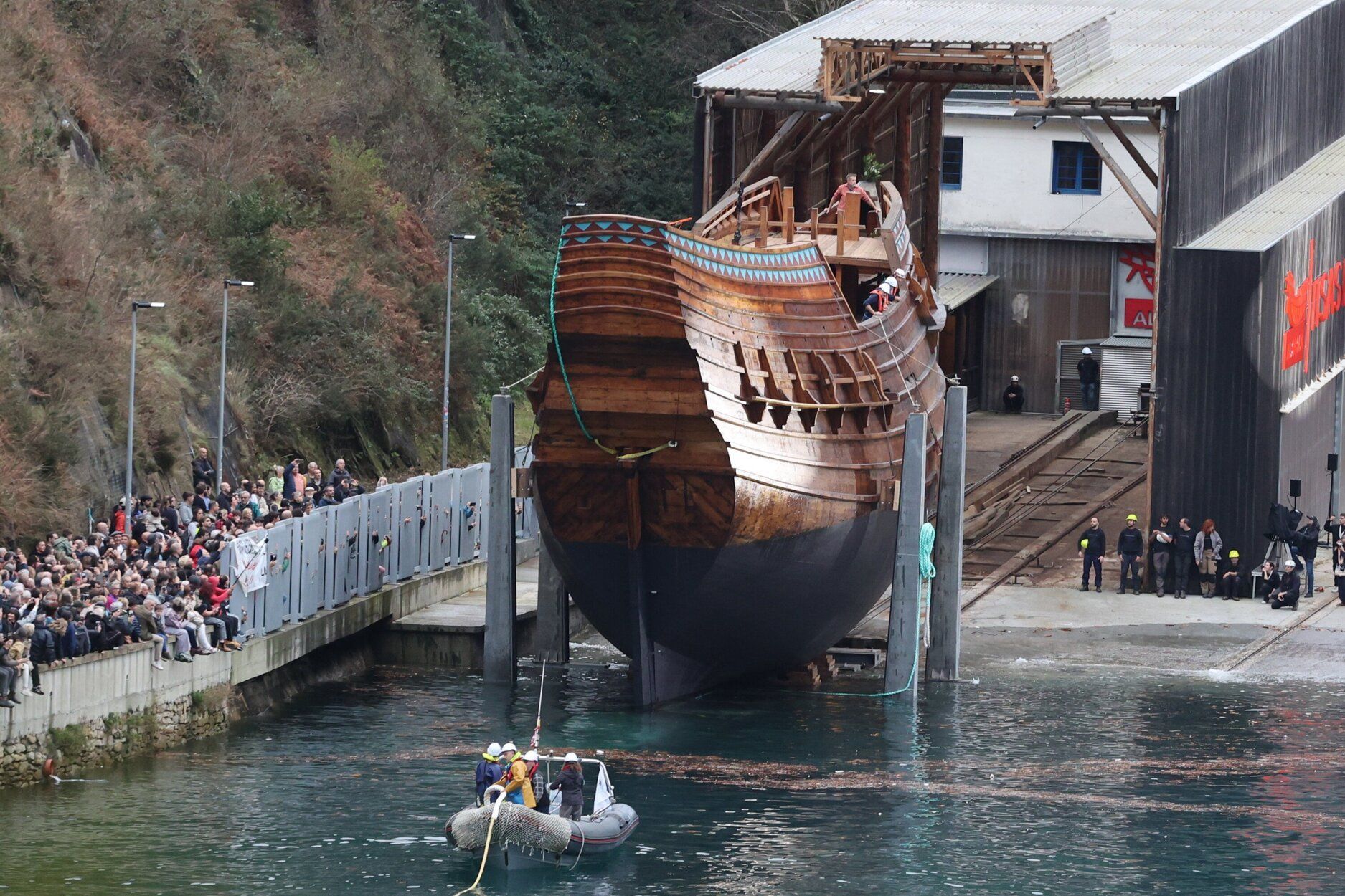 Espectacular botadura de la nao San Juan