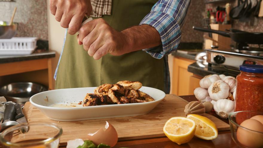 Tres alimentos tóxicos y habituales en la cocina que ponen en riesgo tu salud