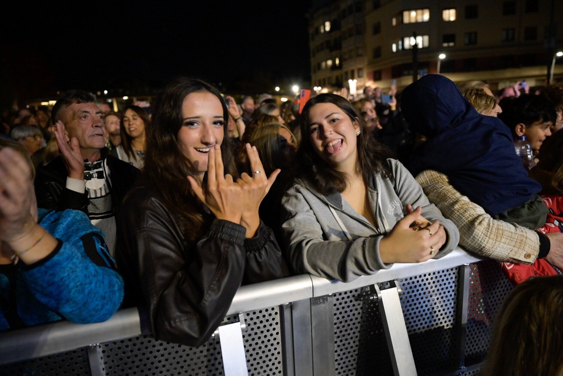 Irun vibra con el concierto de Bebe