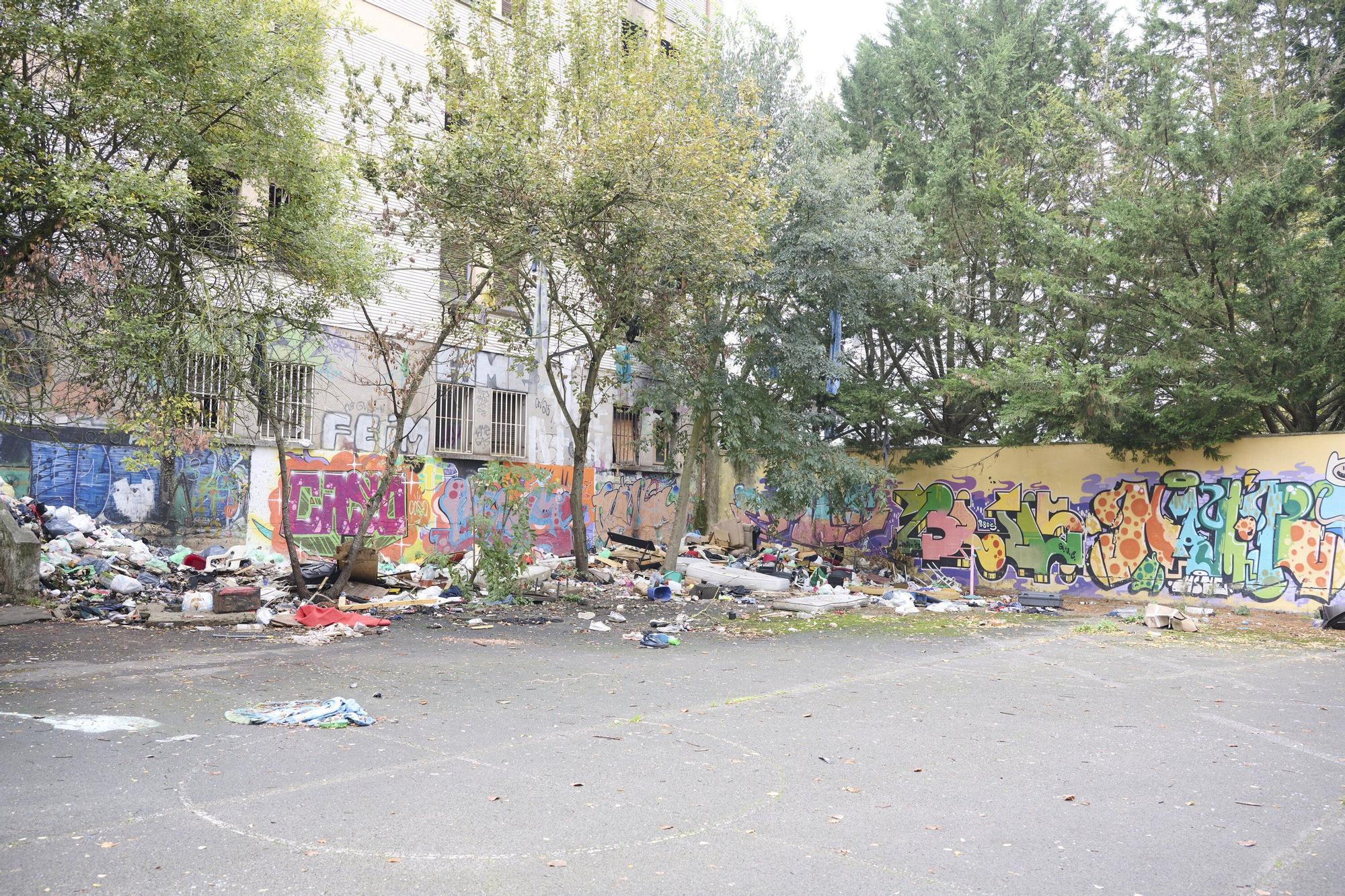 Los colectivos sociales solicitan al Ayuntamiento de Pamplona espacios municipales para alojar a personas sin hogar