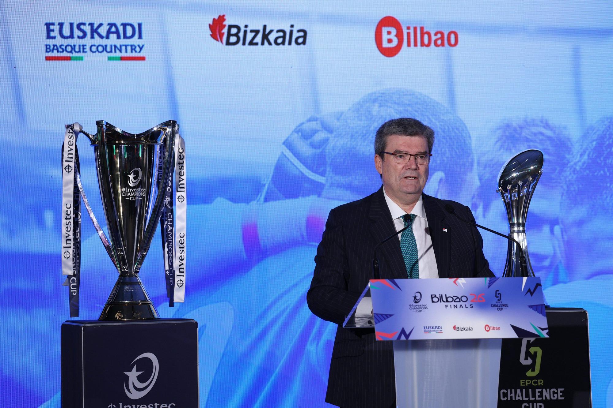 El alcalde de Bilbao, Juan Mari Aburto, durante la presentación de las finales europeas de rugby