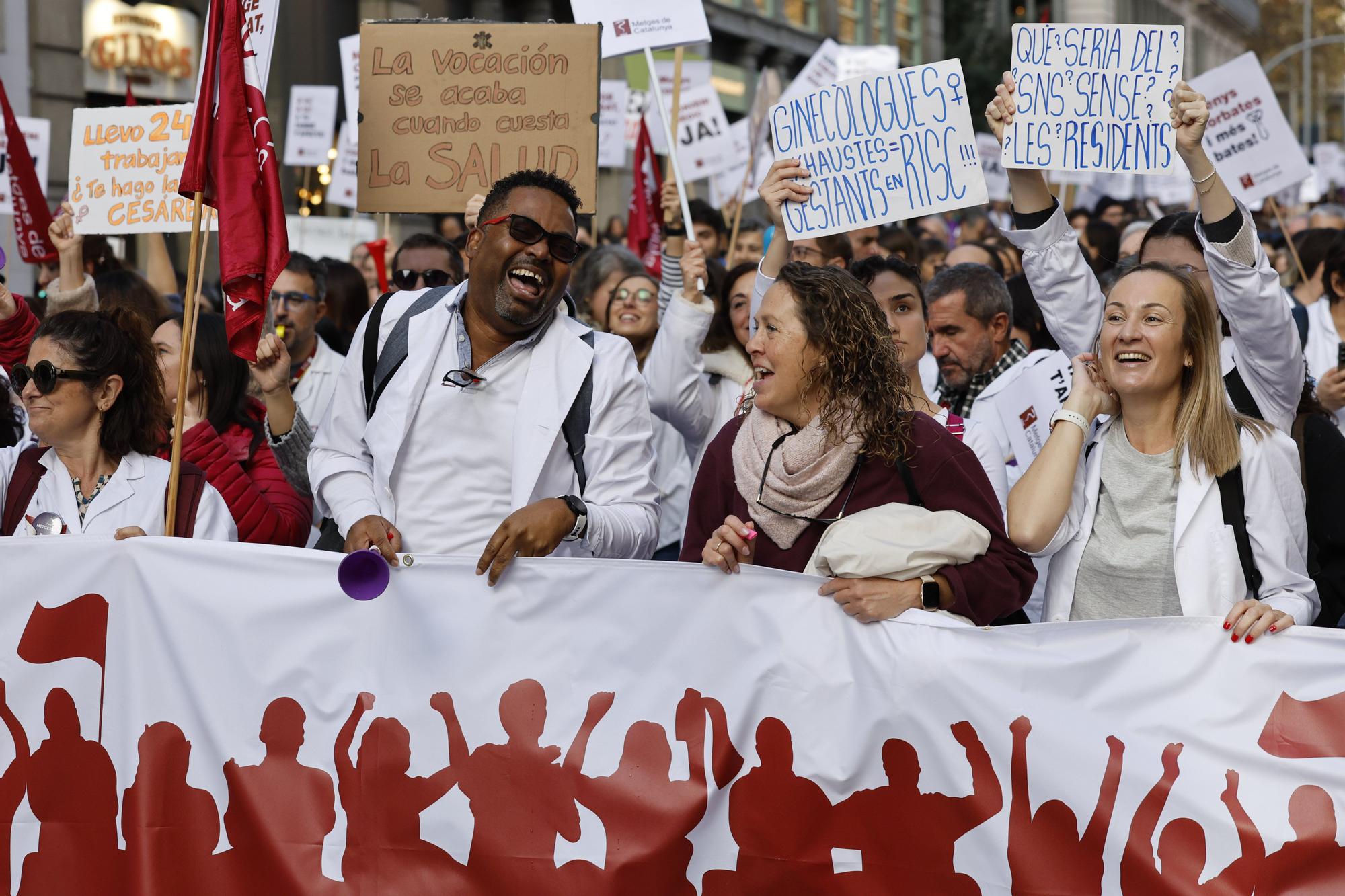 En imágenes: Los médicos mantienen el pulso con Sanidad en una nueva huelga contra el estatuto marco