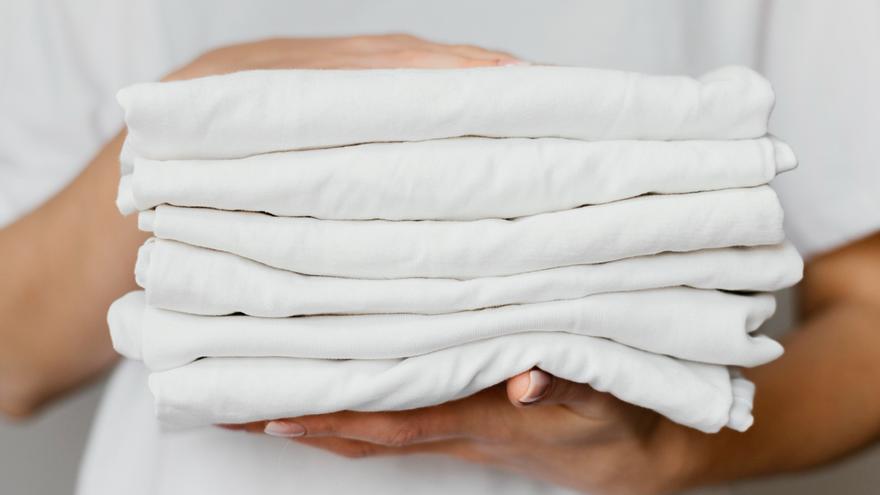 Olvídate de tender la ropa: la solución de MediaMarkt que seca tus prendas al instante