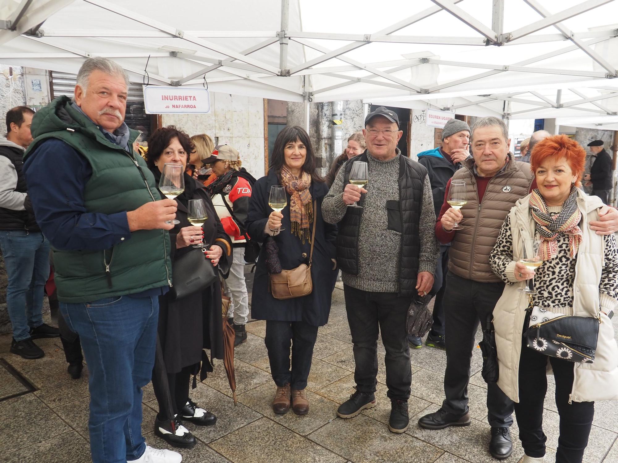 Vino y chorizo, fórmula imbatible contra el mal tiempo en Azpeitia