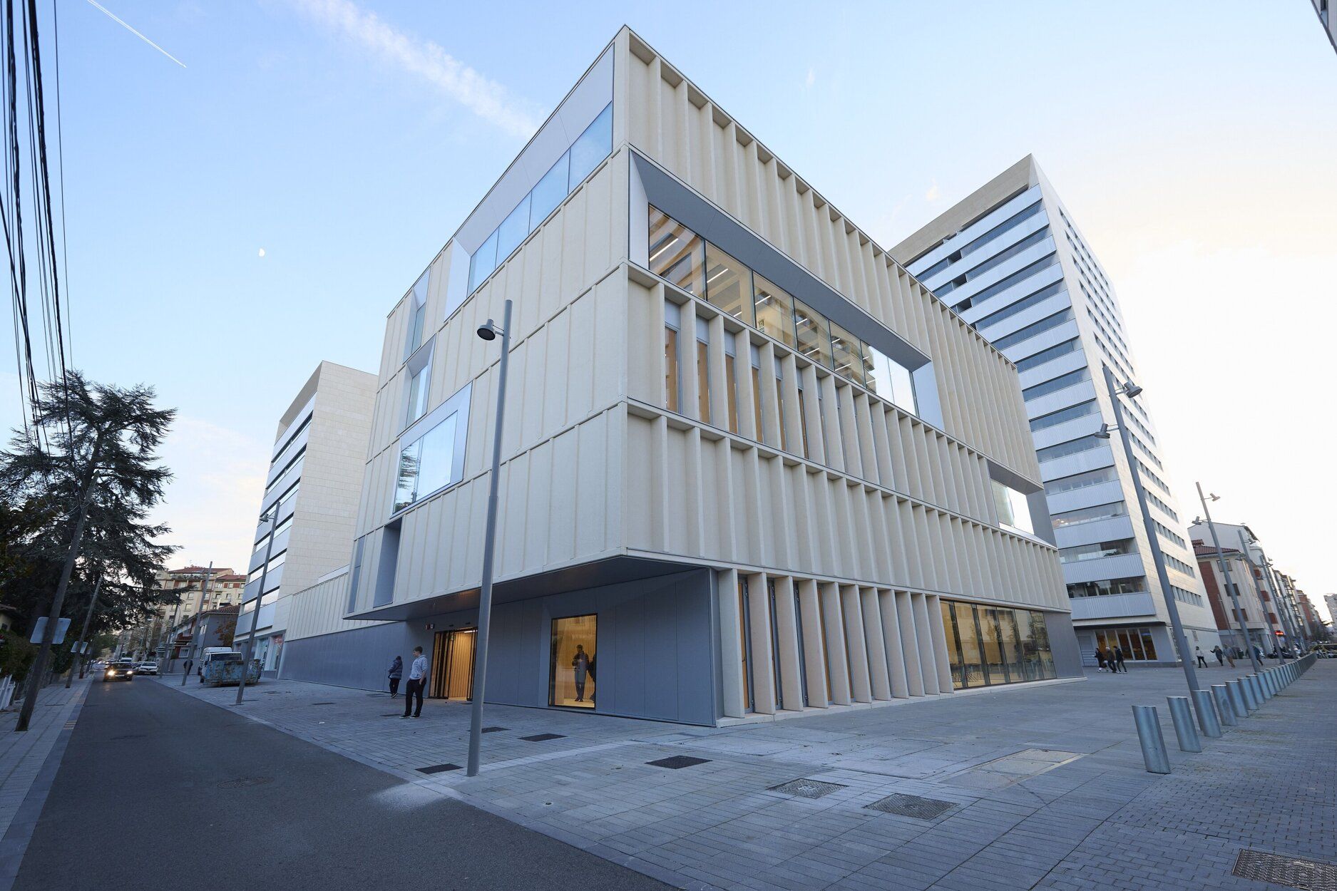 Imágenes de la inauguración del Civivox Pompelo