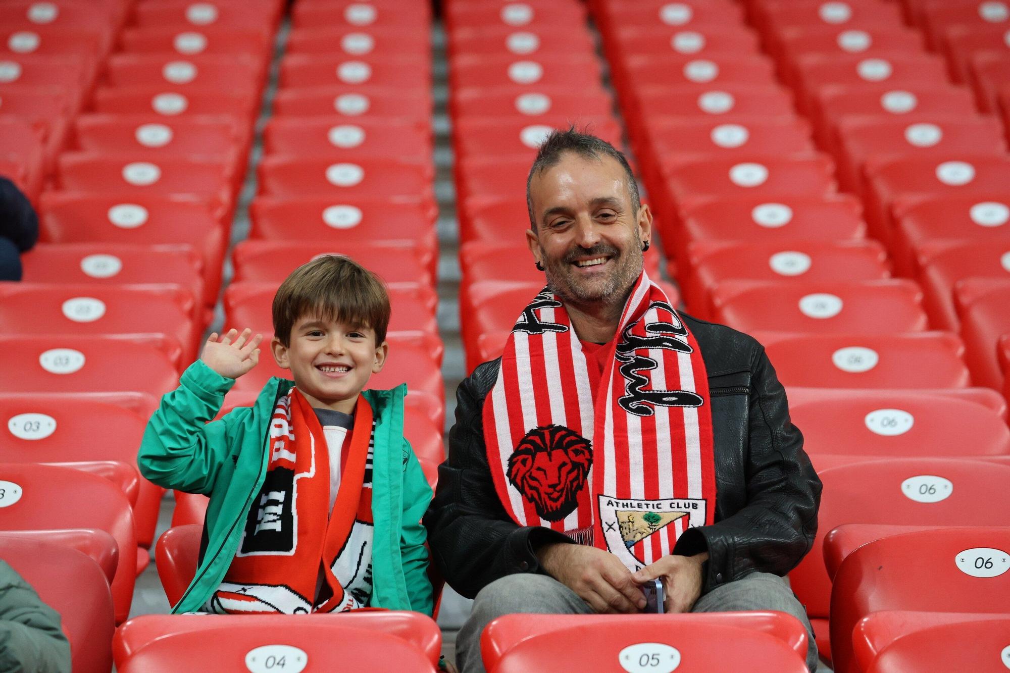 En imágenes: búscate en nuestra galería de la grada del Athletic-Getafe