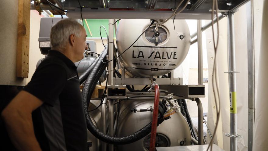 Del camión al vaso: así funciona el nuevo sistema de abastecimiento de cerveza en Aste Nagusia