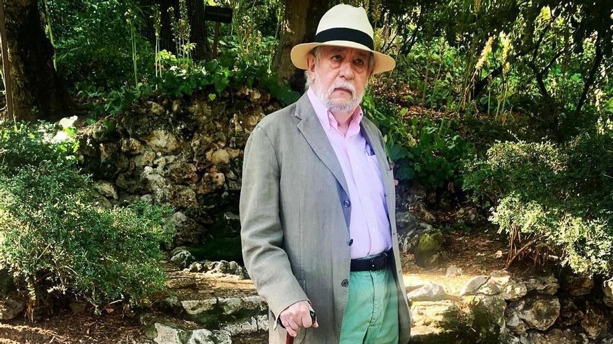 Muere el escritor y crítico literario José María Guelbenzu