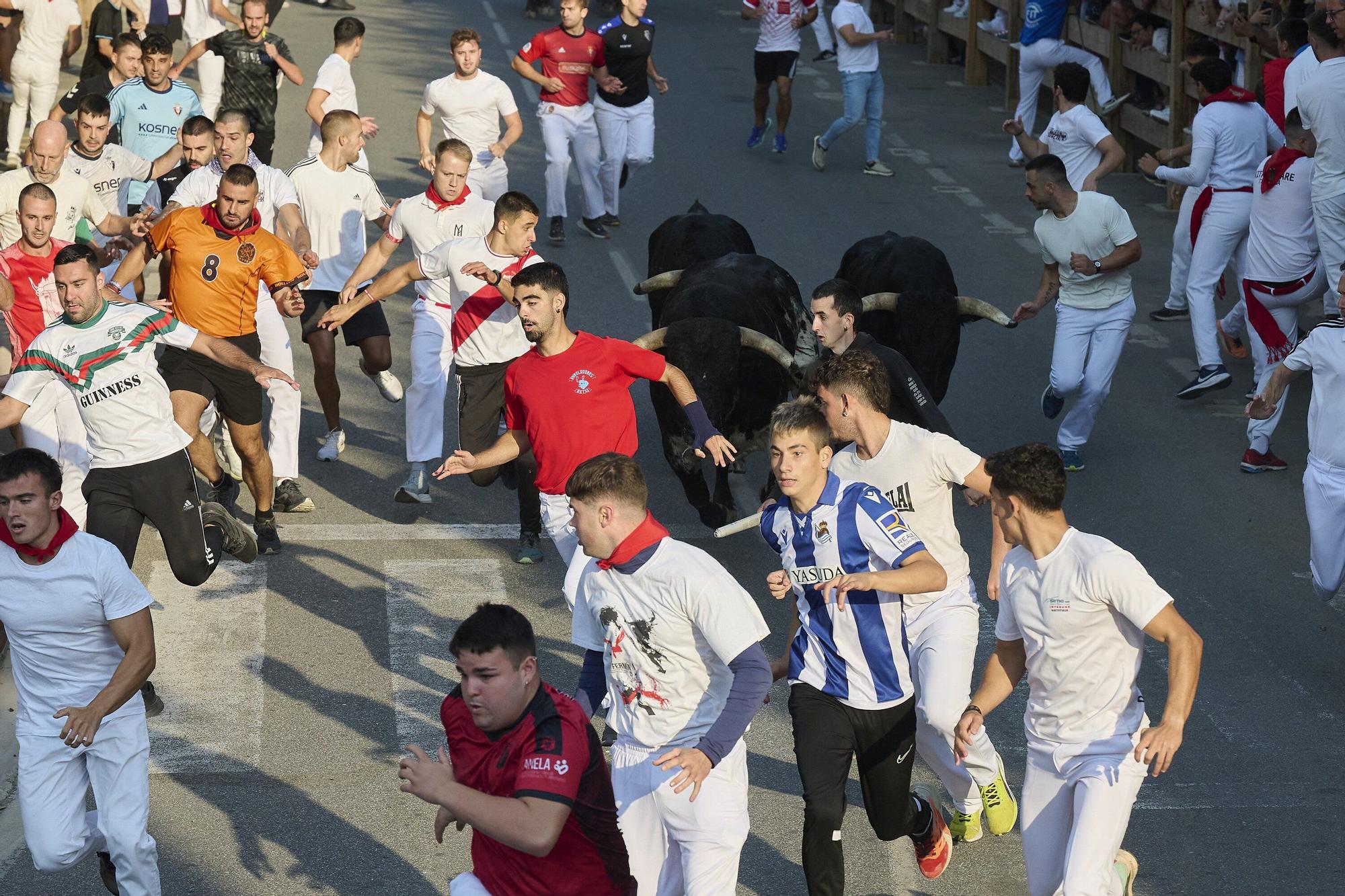 Fotos del primer encierro de fiestas de Tafalla