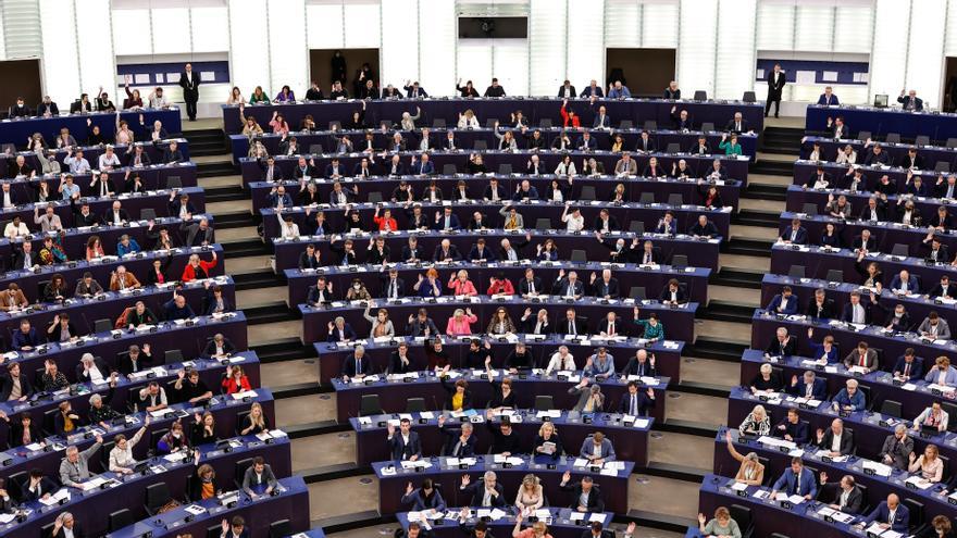 Las crisis alimentan la confianza  en la UE