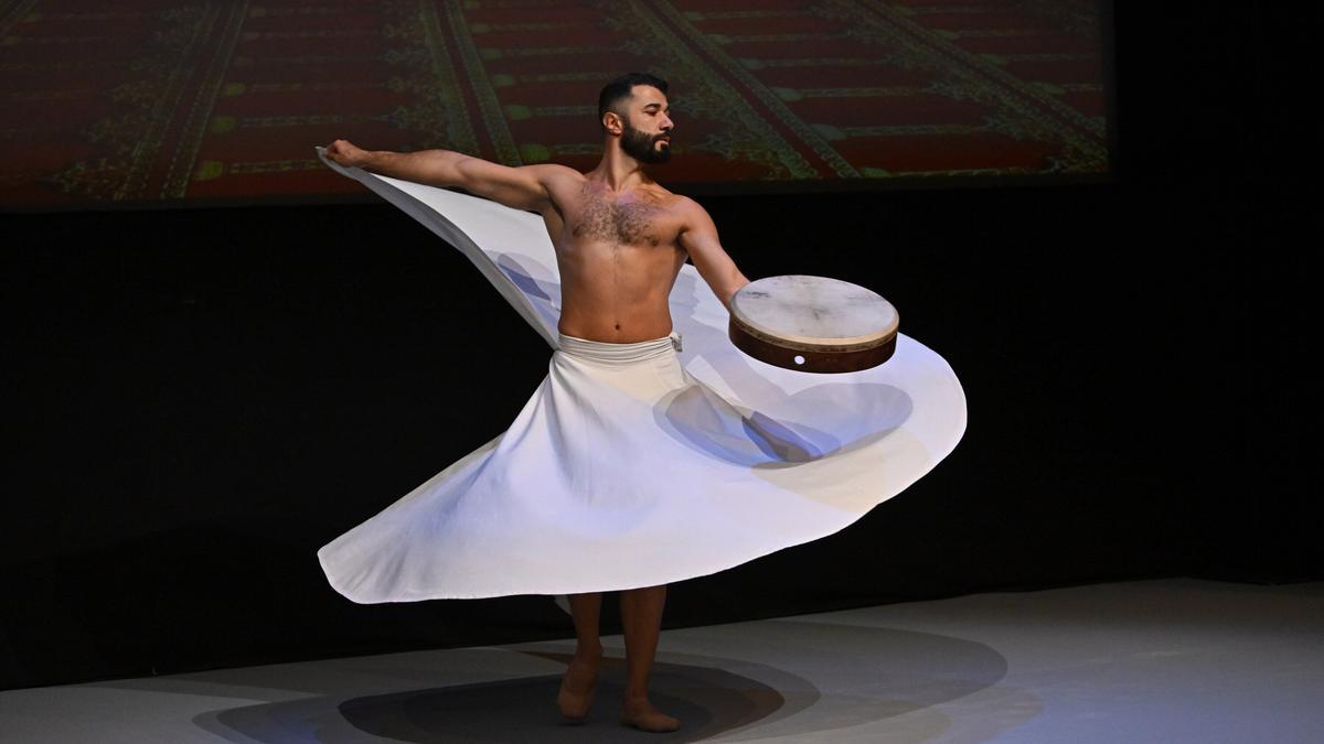 Ahmad Joudeh, bailando en el Guggenheim.
