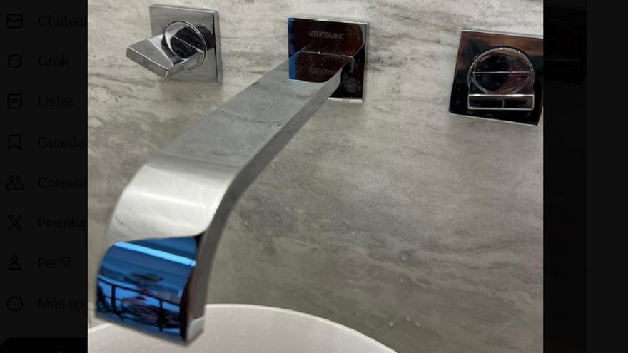 Un albañil le pone los grifos del agua caliente y fría al revés y su explicación da mucho que hablar