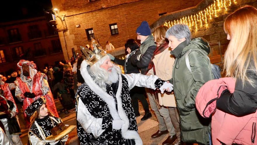 La cabalgata de Estella - Lizarra transcurrió también en silencio
