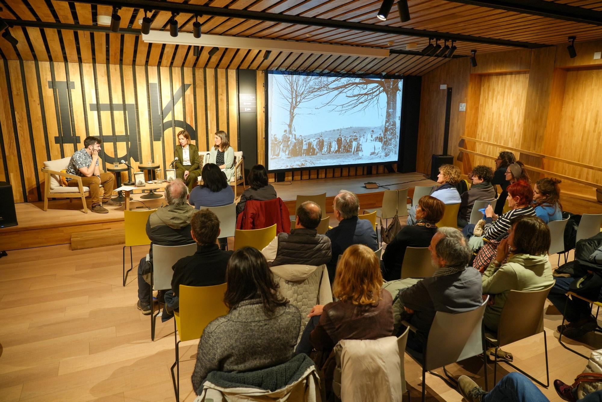 En imágenes: Katixa Aguirre presenta su nueva novela 'Barne zerbitzuak'