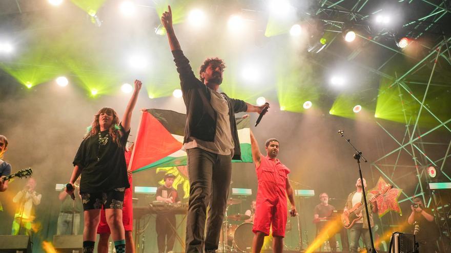 En imágenes: Esne Beltza se despide de Gasteiz en un vibrante concierto en Los Fueros