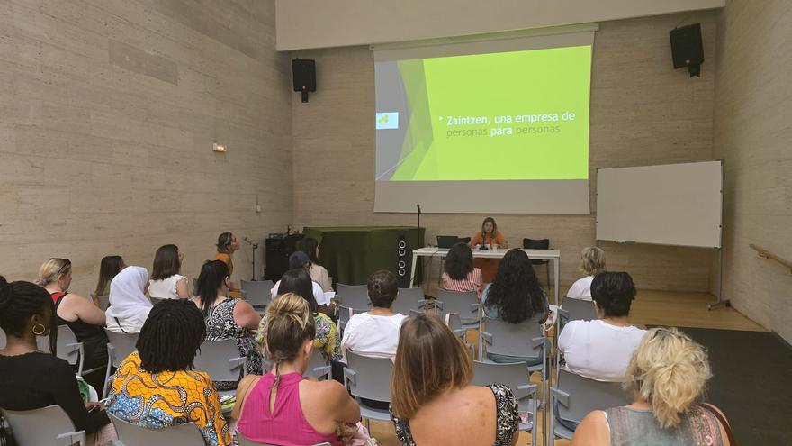 Barakaldok topaketa bat antolatu du kalteberatasun egoeran dauden emakumeei enplegua lortzea errazteko