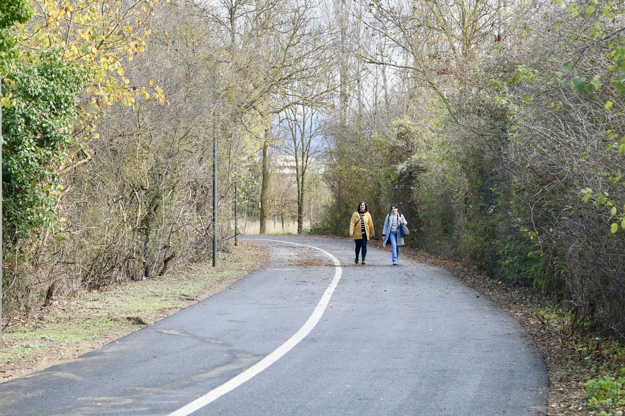 En imágenes: El nuevo camino peatonal y ciclista entre Olarizu y Goikolarra