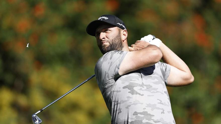 Jon Rahm, a cinco golpes de los líderes en el inicio del torneo del Memorial