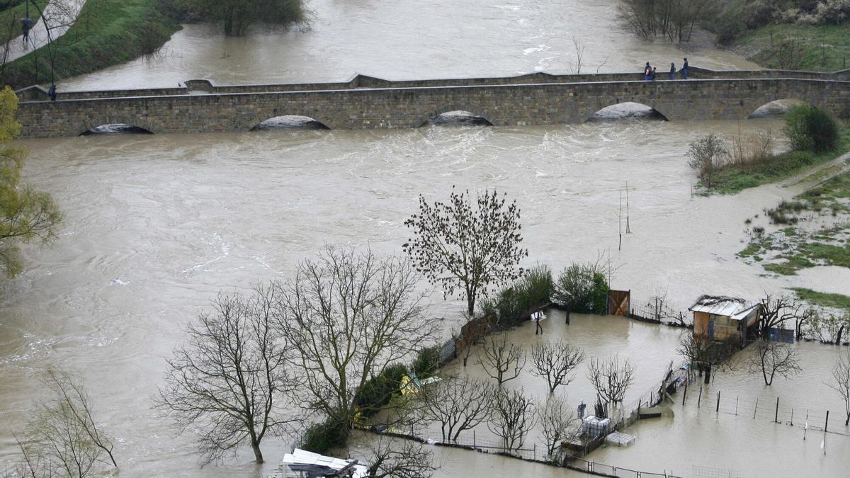 Desbordamiento del río Arga en 2007.