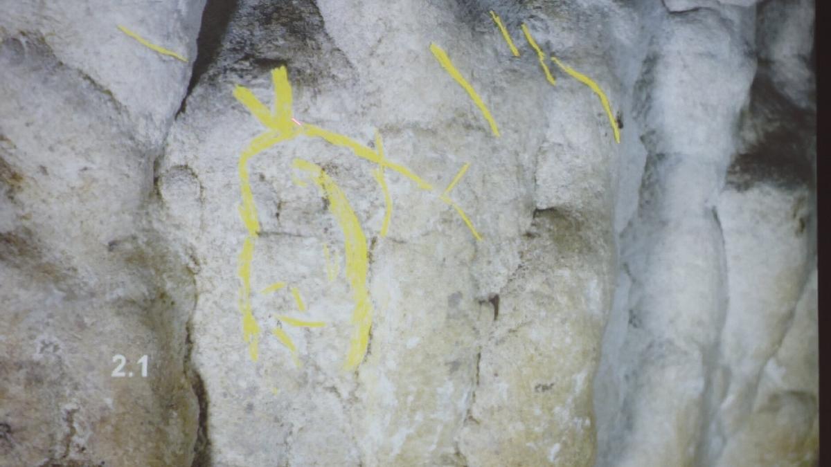 Paneles con grabados antrópicos paleolíticos en la cueva Santakutz de Mendaro
