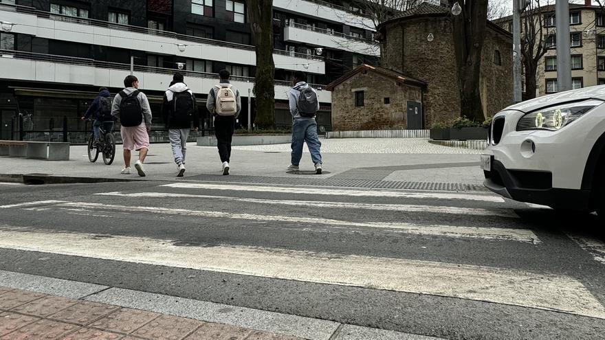 11 zebrabideren argiztapena eta seinaleztapena hobetuko ditu Durangok