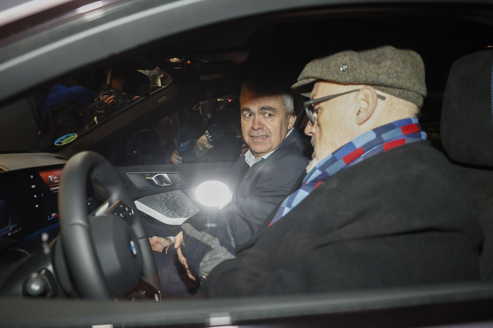 Fotos de la salida de Santos Cerdán de la cárcel de Soto del Real