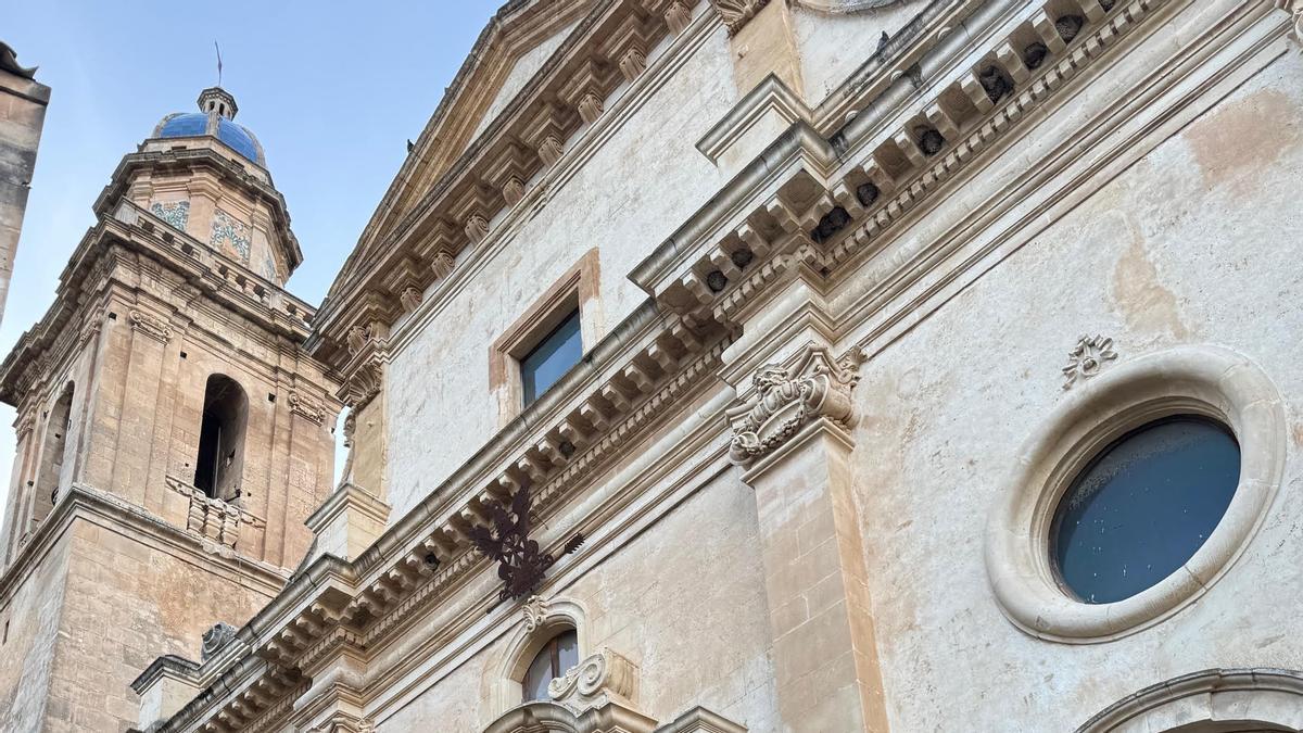 Vistas generales y detalles de una iglesia, la catedral y palacios que evidencian la belleza de la ciudad italiana de Ragusa.