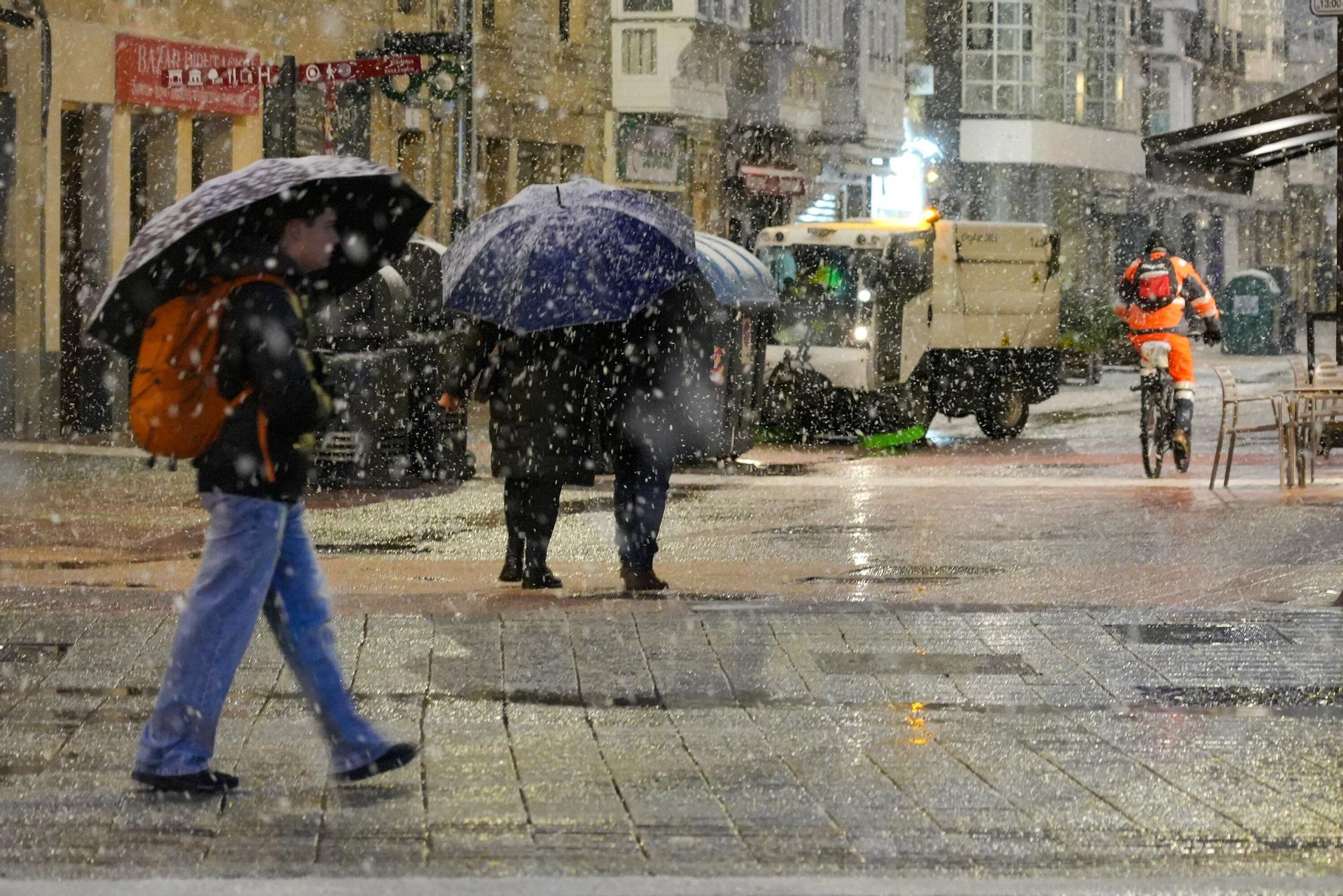La primera nevada del otoño no cuaja en Vitoria