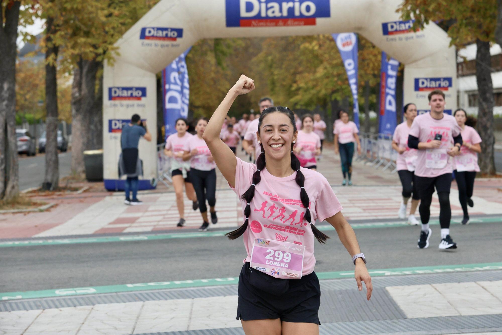 En imágenes: Vitoria se vuelca con la VI Carrera Solidaria contra el Cáncer de Mama