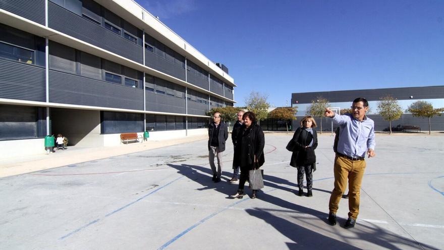 Técnicos del Ayuntamiento de Tudela niegan que la cubierta del patio del colegio Huertas Mayores sea competencia municipal