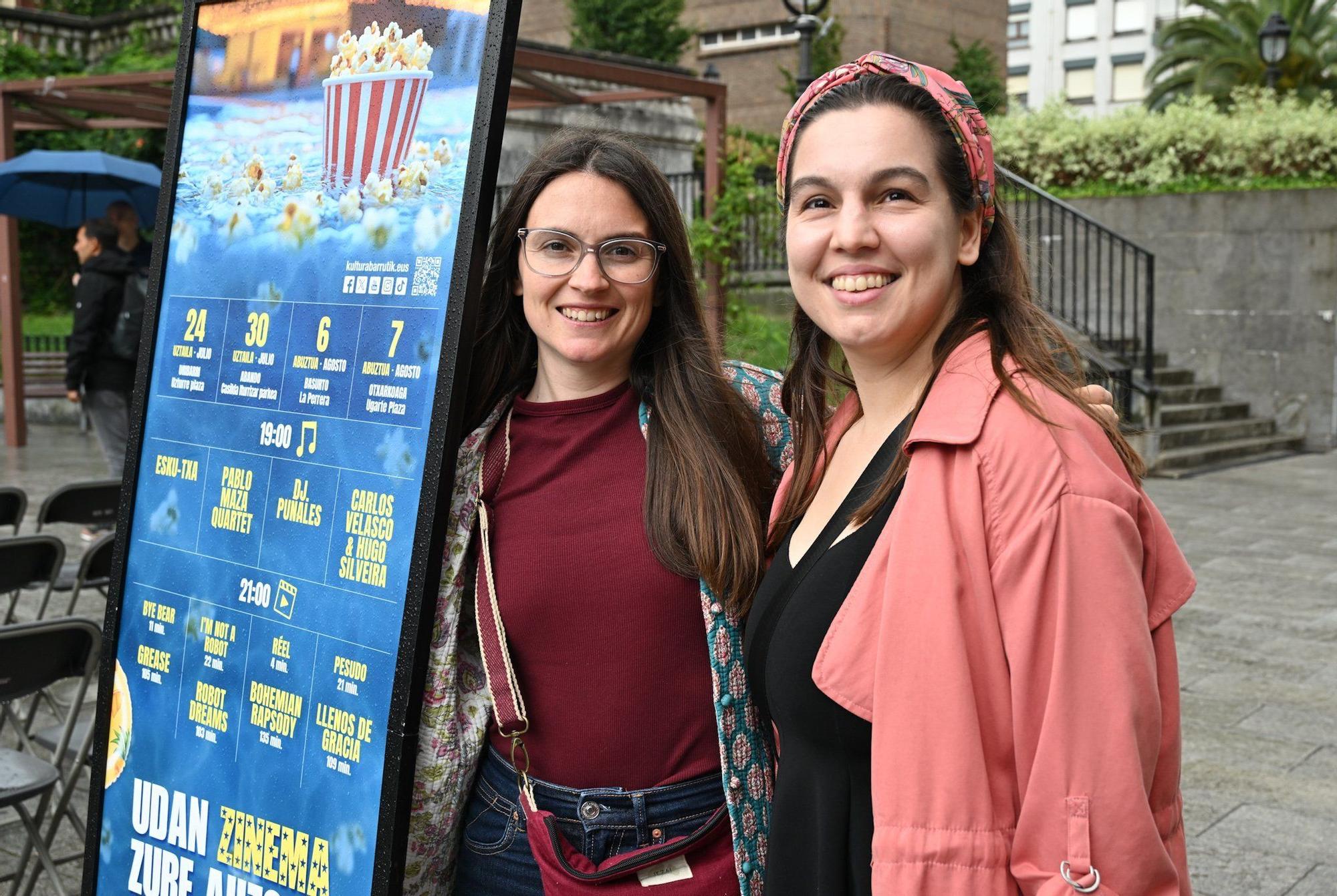 Martina Larraza y Olatz Campos se acercaron al concierto y al cine con empanadas argentinas y frambuesas con chocolate para cenar.