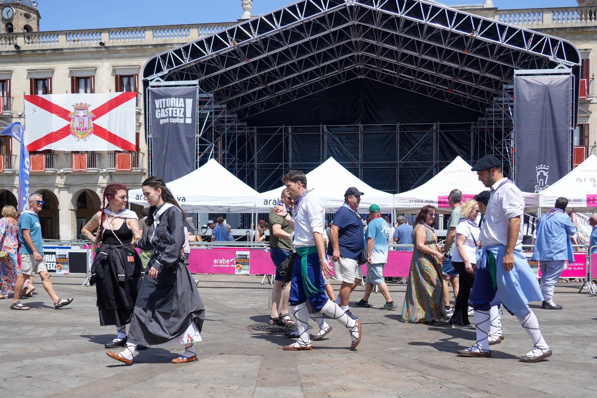 En imágenes: Otro día de fiesta en Vitoria-Gasteiz