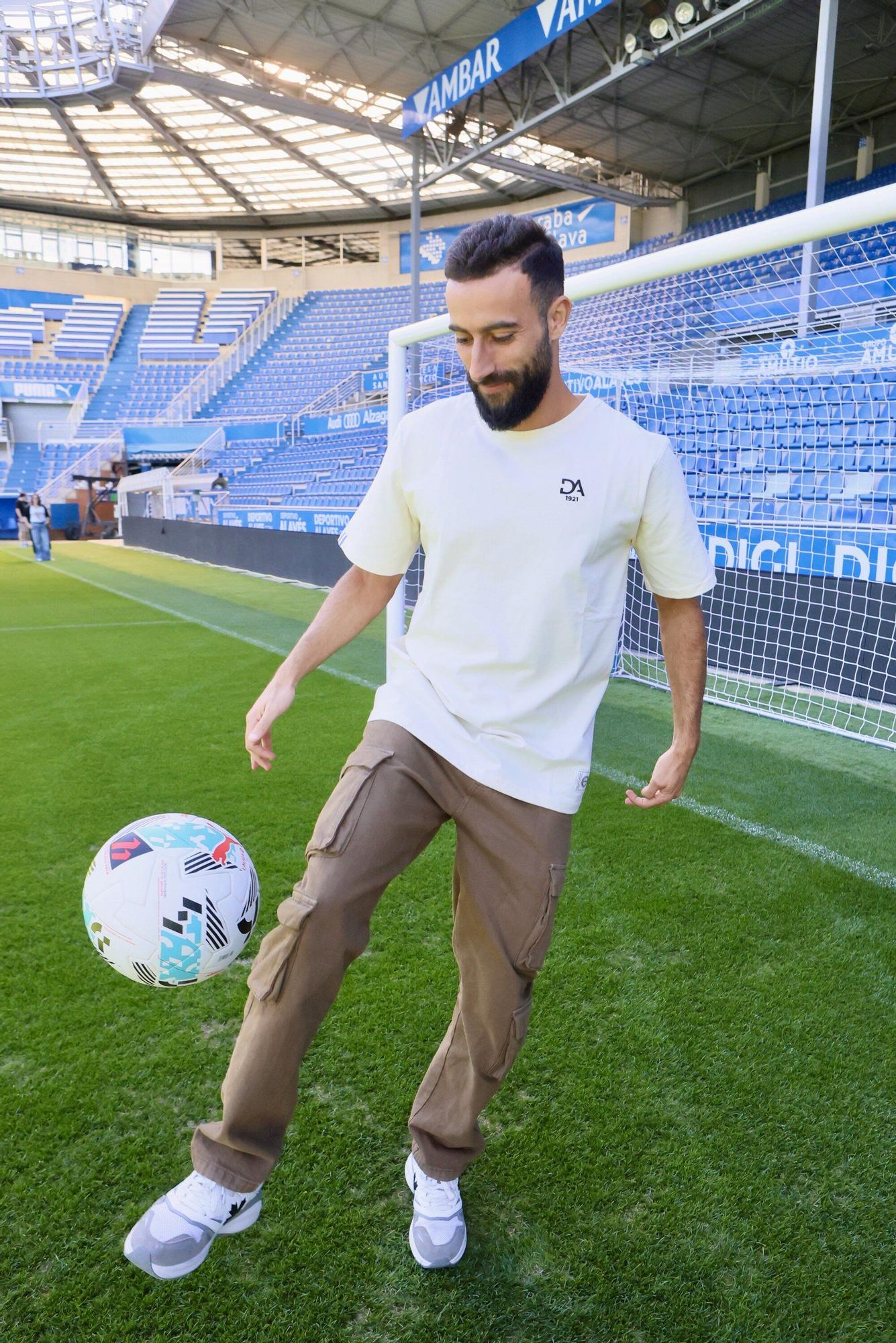 En imágenes: Entrevista al jugador del Alavés Abde Rebbach