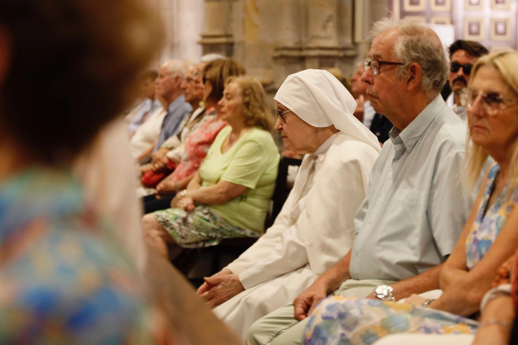 En imágenes: Una popular misa celebra los 125 años de la coronación de la Virgen de Begoña