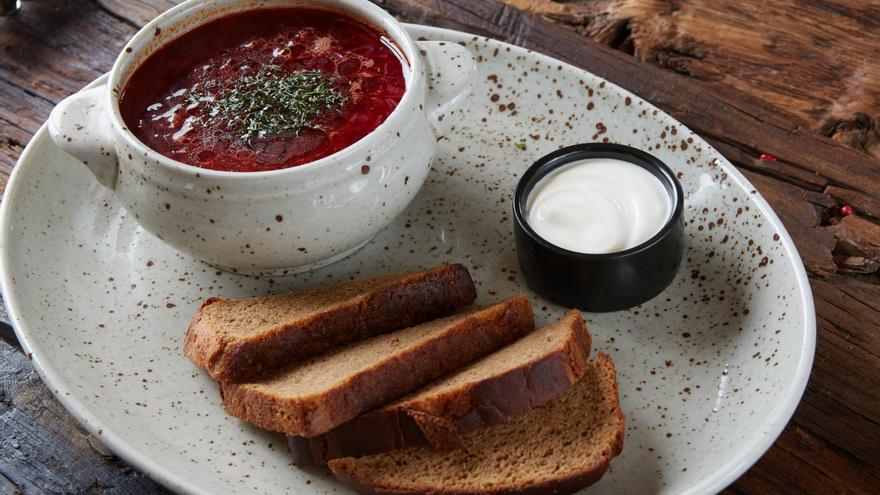 Menú fin de semana: borsch, bacalao al horno y rosquillas de anís
