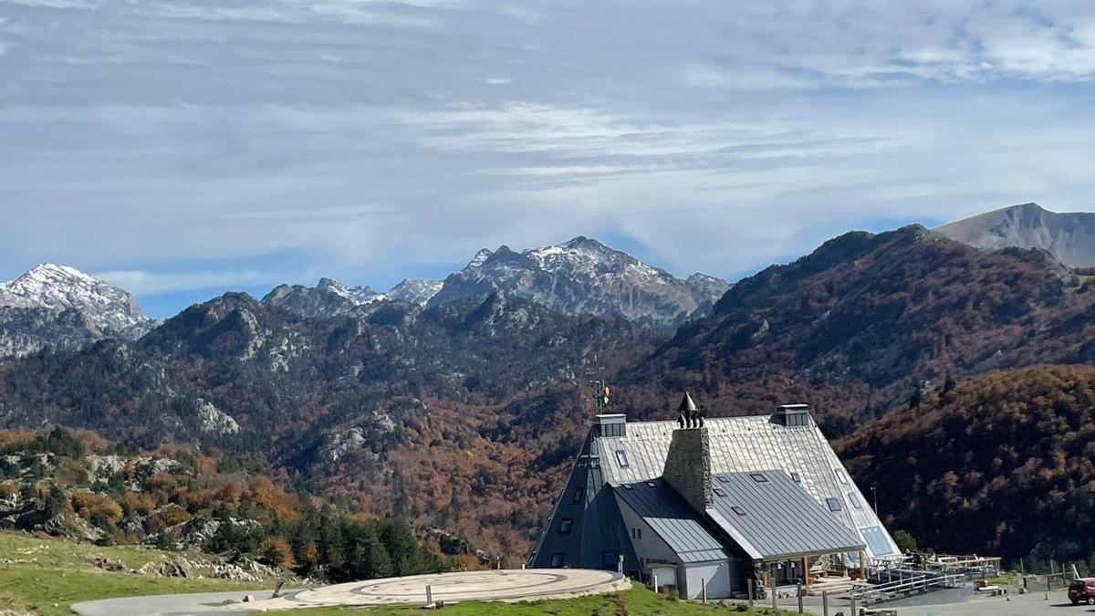 Nieve en la cumbres del Pirineo navarro este fin de semana pasado.