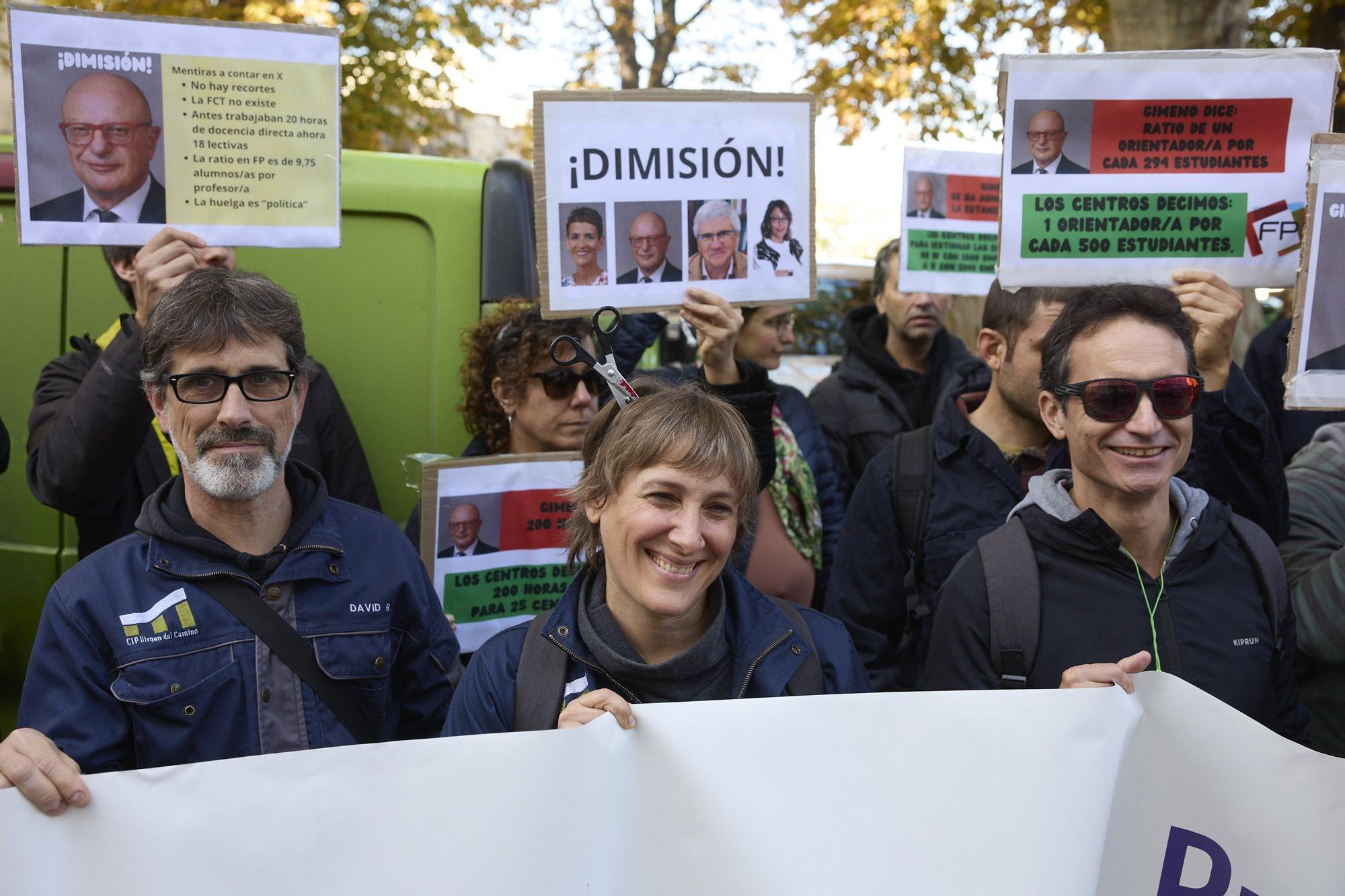 Concentración ante Educación en el marco de la huelga docente en los centros de FP