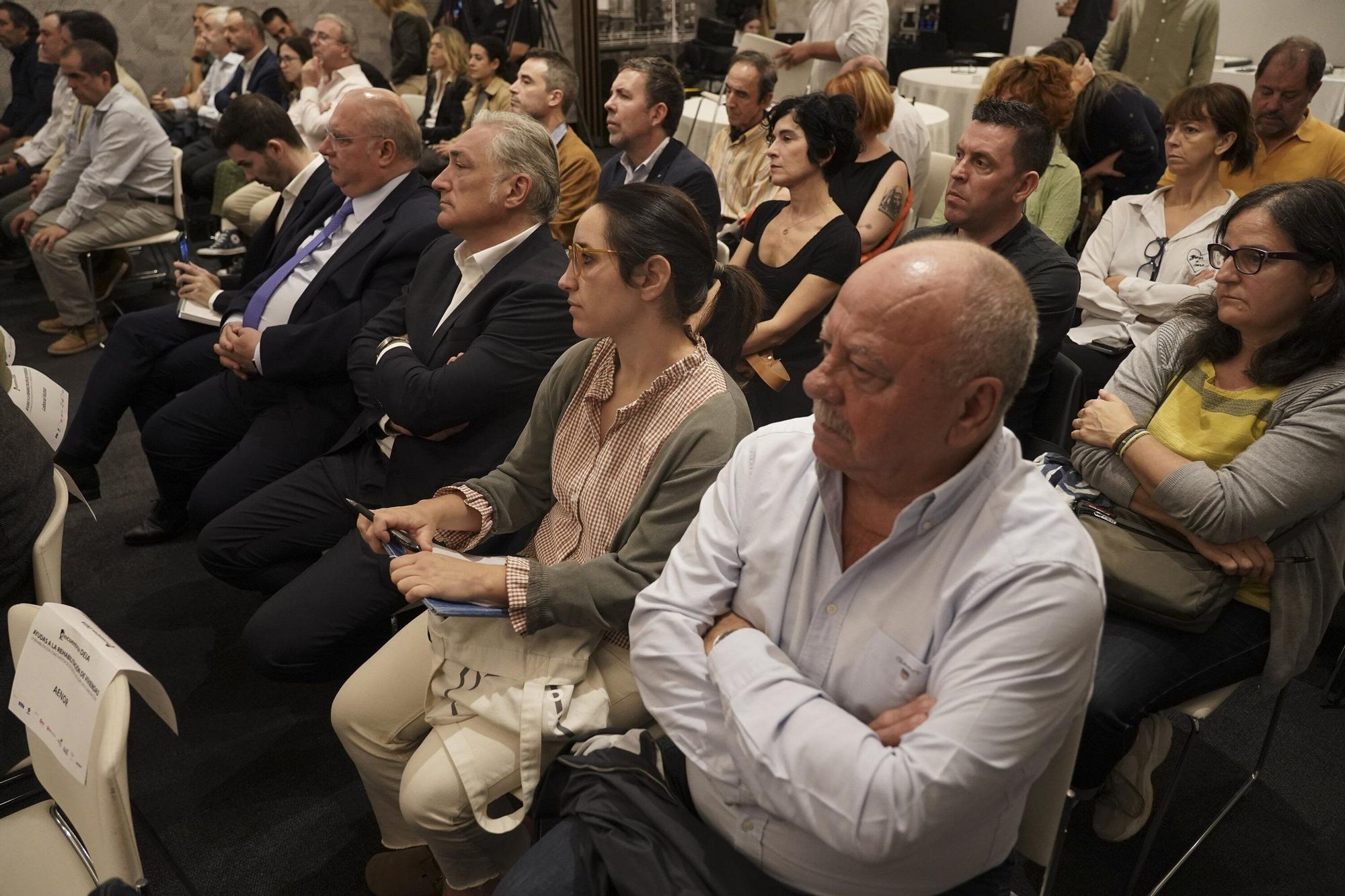 Todas las imágenes del "Encuentro Deia: Rehabilitación y vivienda"