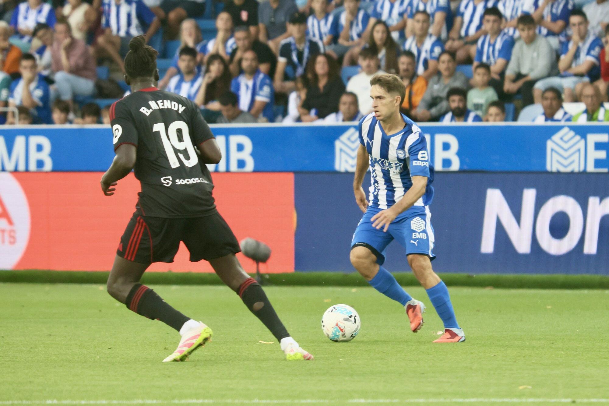 En imágenes: El Alavés cae en Mendizorroza ante el Sevilla