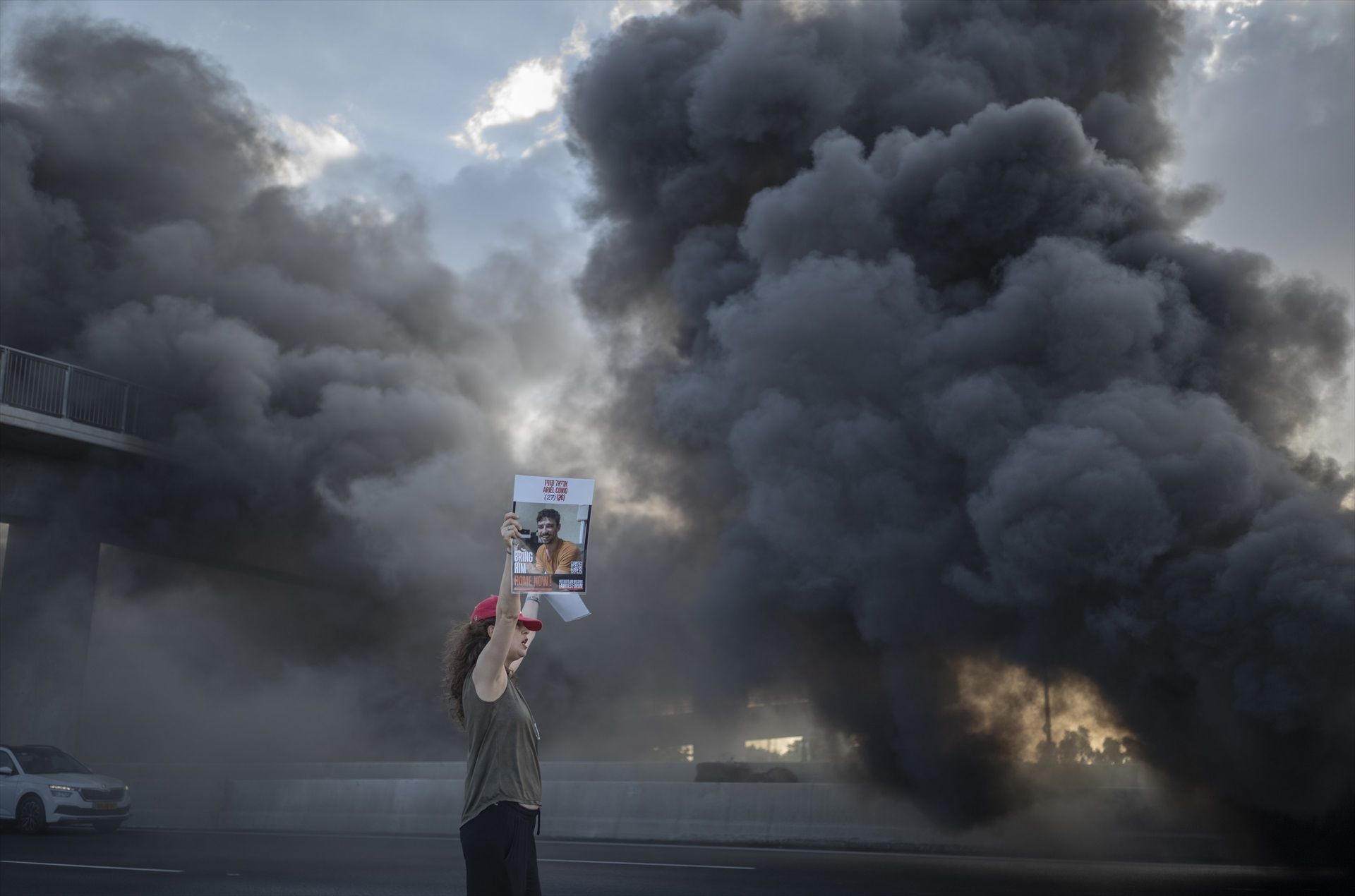 Manifestantes israelíes toman las carreteras para pedir un acuerdo en Gaza